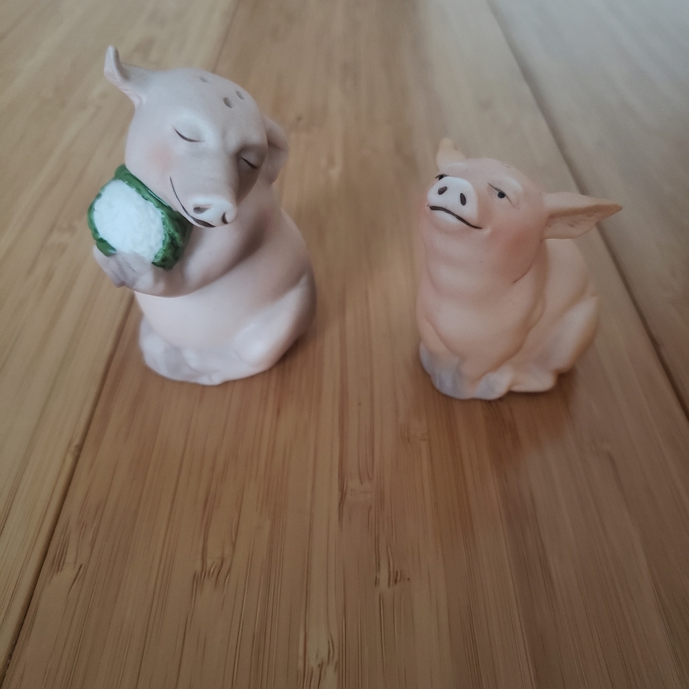 Franklin Mint 1987 Noahs Ark Theme Pair Of Pig Salt & Pepper Shakers Porcelain